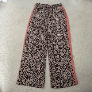 BB Dakota loose fit cheetah print pants